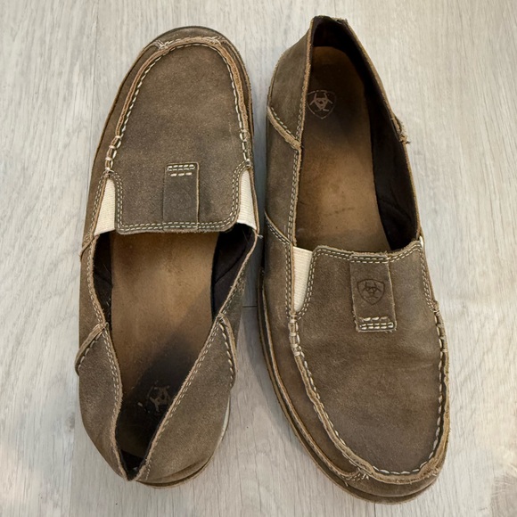 Ariat Slip-On moccasins size 9 - Picture 1 of 3